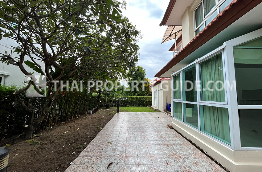 House with Shared Pool in Sukhumvit 